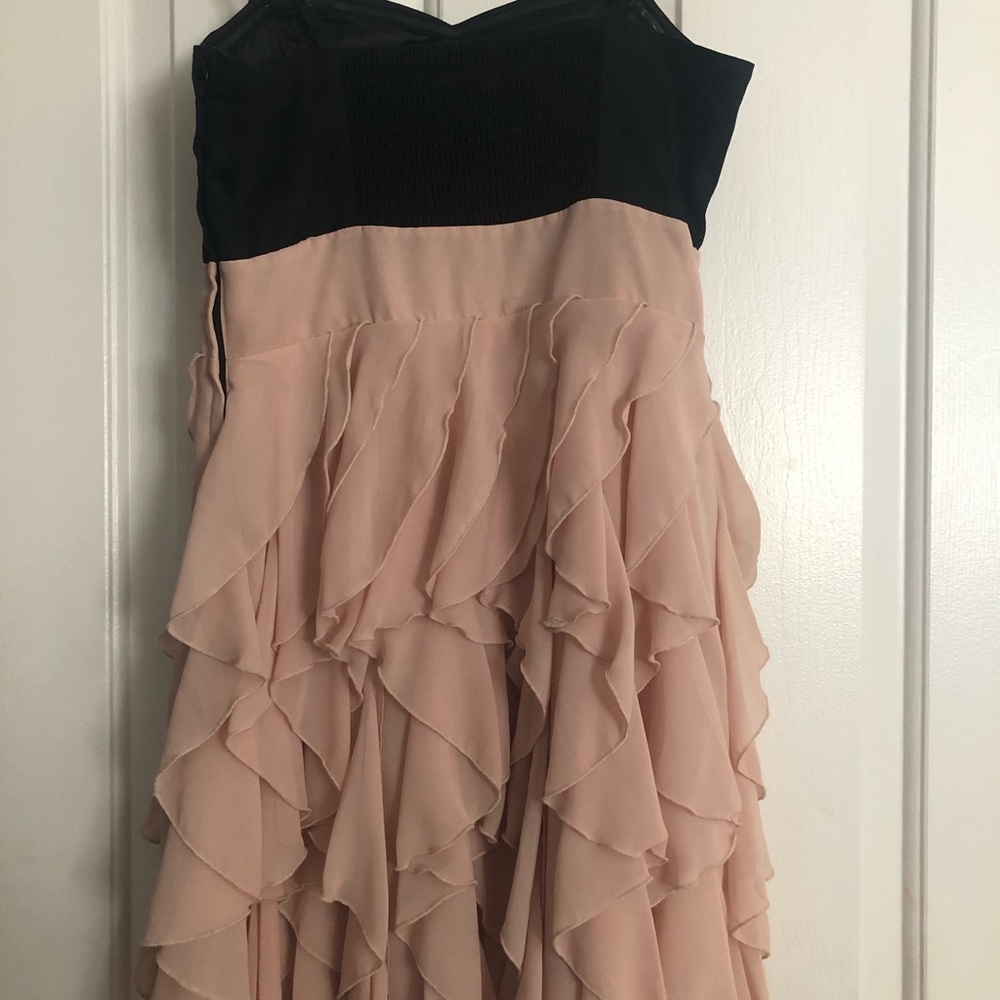 Women’s dress - Picture 2 of 3